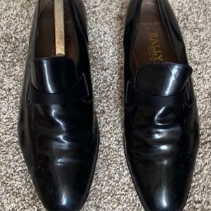 Bally Black Leather Slip-On Loafers Sleek Formal Design